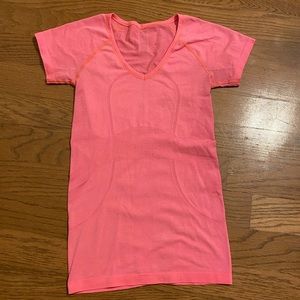 Swiftly Tech Lululemon Shirt
